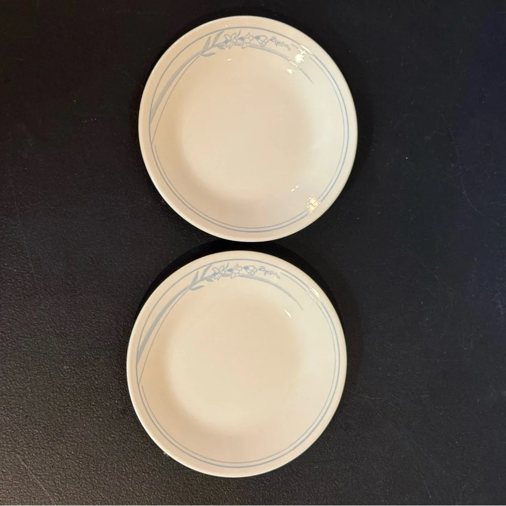 2pc Vintage Corelle Corning BLUE LILY Bread & Butter Dessert Plates EUC
